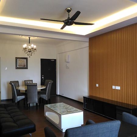 Midcity Service Suite Malacca Kültér fotó